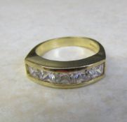 14ct gold ring with cubic zirconia size M weight 4.