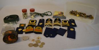 Various military reproduction buttons, epaulette's,