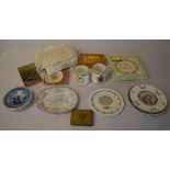 Various ceramics including Royal Doulton Christmas plates, modern Delft,