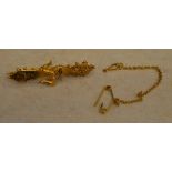 9ct gold Isle of Man brooch with safety chain (not attached) total approx weight 1.