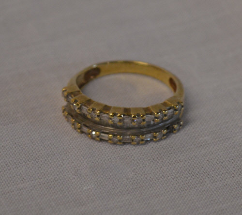 10kt gold diamond ring,