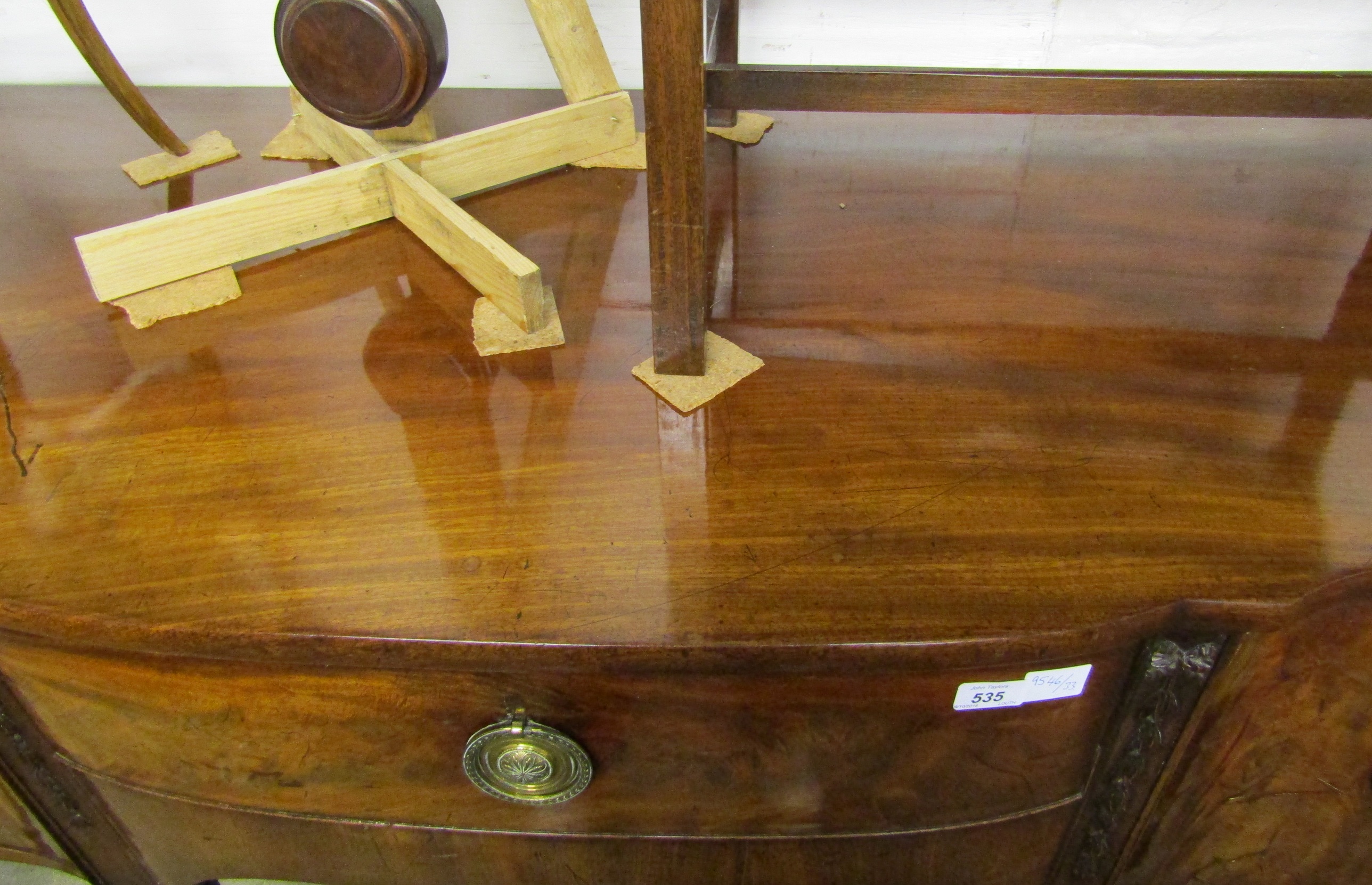 George III serpentine front mahogany sideboard on tapering fluted legs with Adam style carved - Image 4 of 11