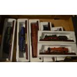 Approx 7 model locomotives,