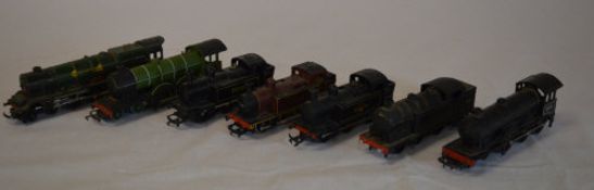 7 unboxed locomotives including 61572 & 9550