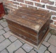 Wooden blanket box / trunk