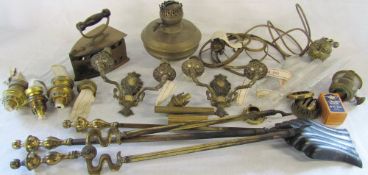 Assorted brassware inc iron, fireside companion (no stand),