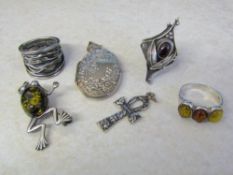 Various silver jewellery inc rings,