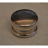 Small silver trinket pot / pill pot, total approx weight 0.