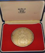 Silver Queen Elizabeth II Silver Jubilee Medallion, London 1977 with fitted Royal Mint case,