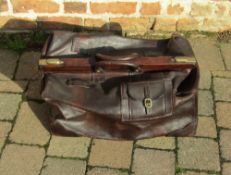 Large late 19th/early 20th century leather Gladstone bag with later pocket added