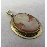 9ct gold cameo pendant L 2.5 cm total weight 3.