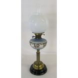 Victorian brass oil lamp with blue reservoir H 66 cm