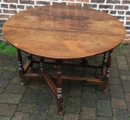 Georgian style oak gate leg table L122cm