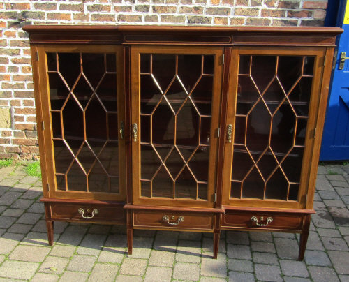 Early 20th century breakfront display cabinet in the Chippendale style L 169 cm H 140 cm