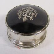 Silver and tortoiseshell small box with bird motif London 1919 total weight 2.
