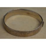 Ladies silver expandable bangle, total approx weight 0.