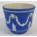 Wedgwood blue jasperware jardiniere decorated with classical scenes H 20 cm D 23 cm