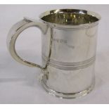 Silver tankard with central banding Sheffield 1966 H 9 cm weight 9.
