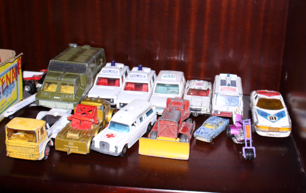 A collection of various Matchbox, Dinky and other die-cast model vehicles (all well played with) - Image 5 of 6