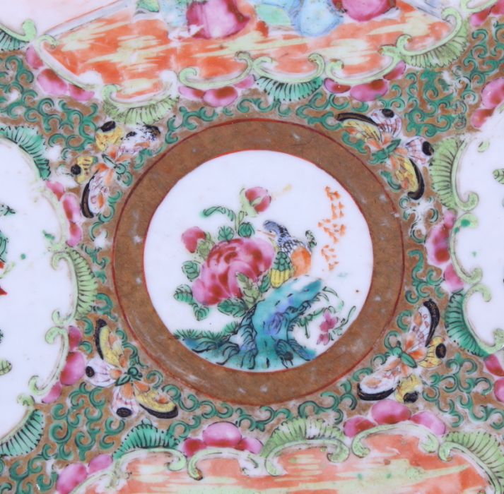 A 19th century Chinese famille rose enamelled lobed dish, decorated with alternating panels of - Image 4 of 5