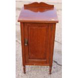 An Edwardian walnut bedside cabinet enclosed panel door, 15 1/2" wide