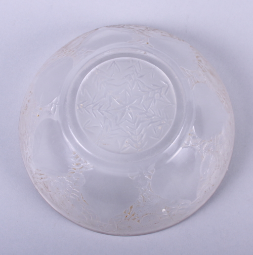 A Lalique coup, decorated "Verrerie d'Alsace" pattern, marked R.Lalique France, 5" wide - Image 4 of 6