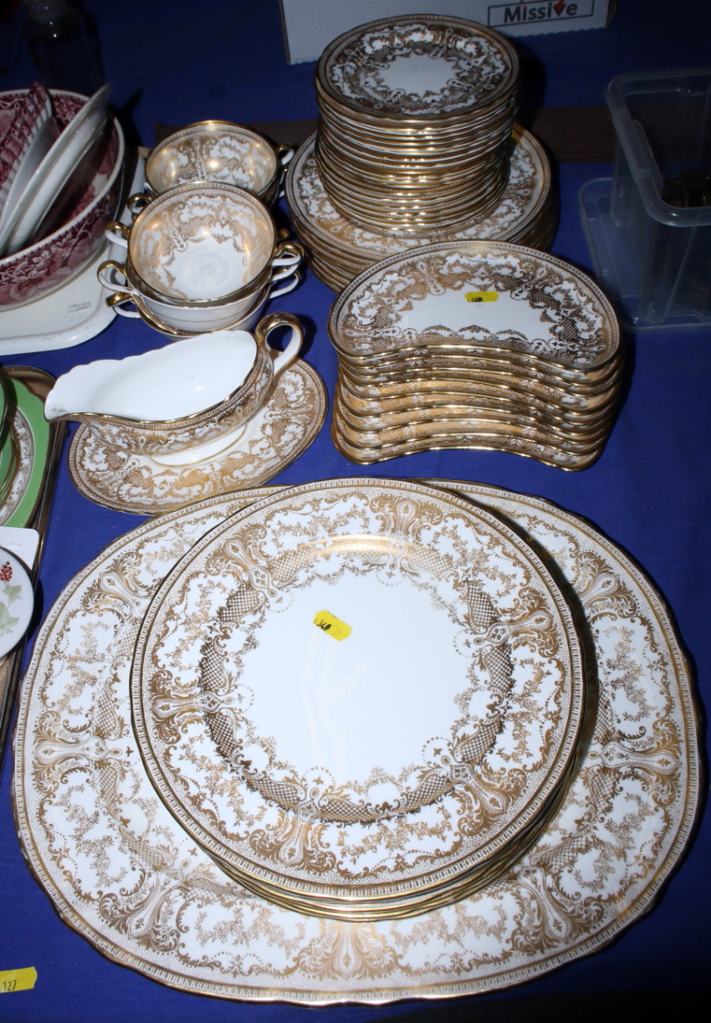 An Aynsley "Goldfinger" pattern part dinner service