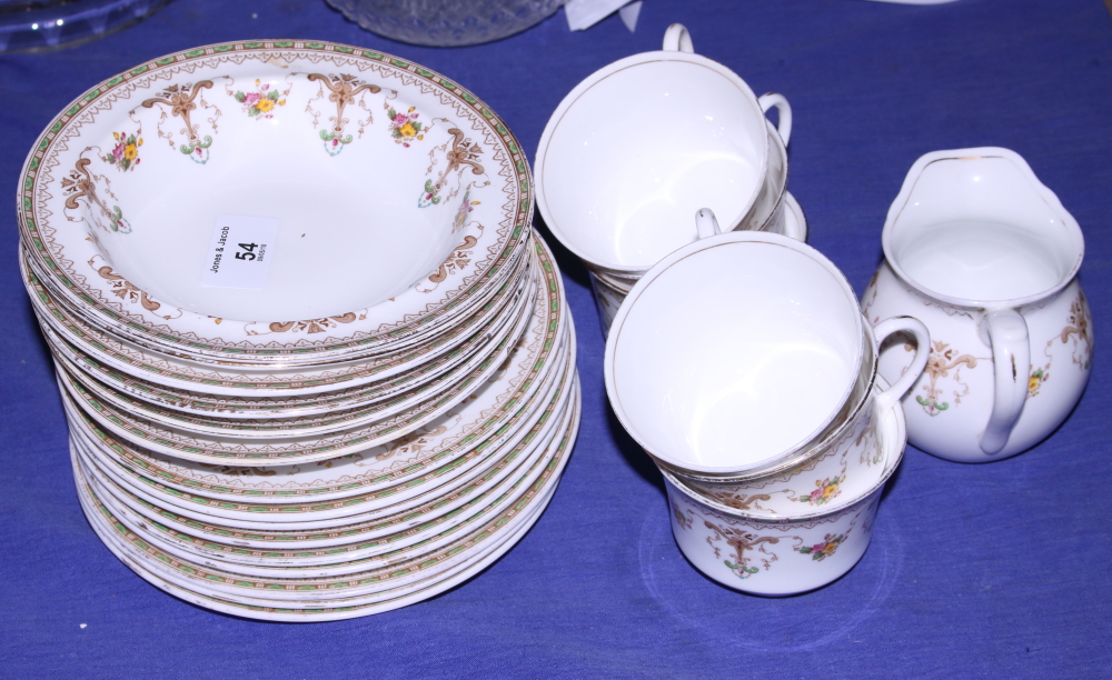 An Aynsley part tea service decorated with sprays of flowers - Image 4 of 5