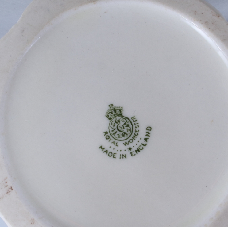 A Royal Worcester "leaf ware" porcelain milk jug and matching sugar bowl, 4" high - Image 4 of 5