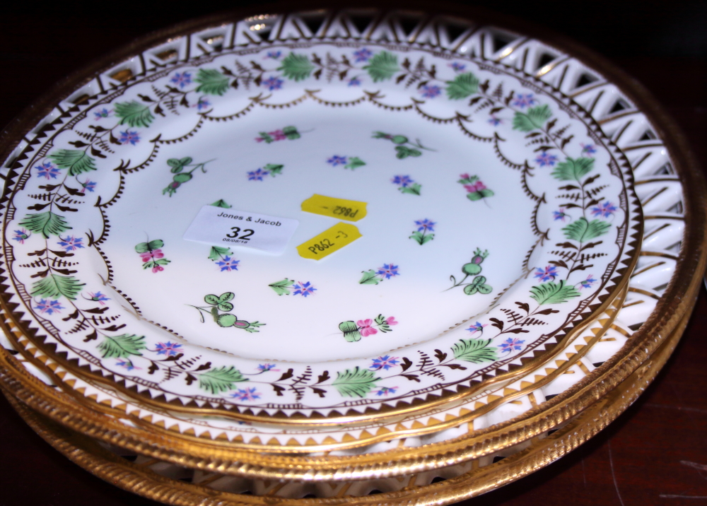 A pair of Angouleme sprig decorated dessert plates, two gilt decorated pie dishes, two octagonal - Image 5 of 5