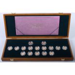 A half sovereign set 1900-1915, sixteen half sovereigns, in fitted oak case
