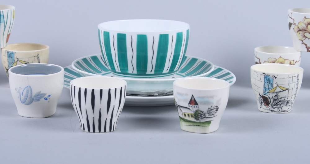 Sixteen Midwinter egg cups, including "Riviera", "Ming Tree" and various other patterns, together - Image 3 of 11