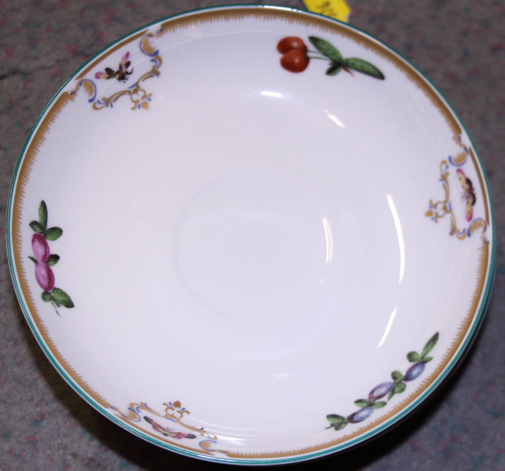 A Williamsburg "Duke of Gloucester" part dinner service and a Richard Ginori porcelain bowl - Image 3 of 5