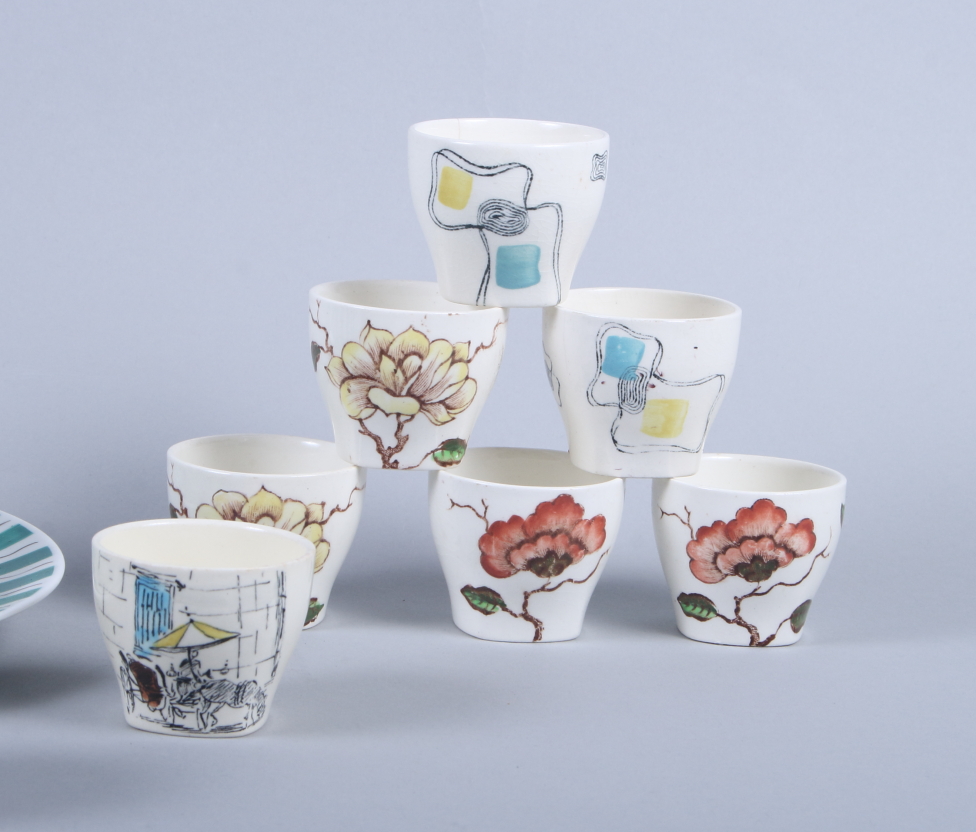 Sixteen Midwinter egg cups, including "Riviera", "Ming Tree" and various other patterns, together - Image 4 of 11