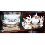 A Royal Albert "Old Country Roses" pattern combination service for six, complete with place mats and