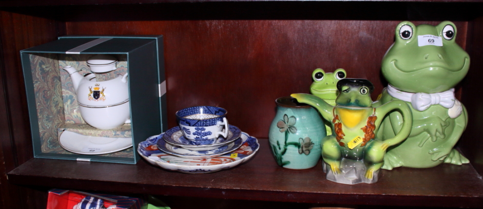 A 19th century Imari plate, a Rosenthal porcelain model of a cat on a golden ball and other - Image 2 of 5