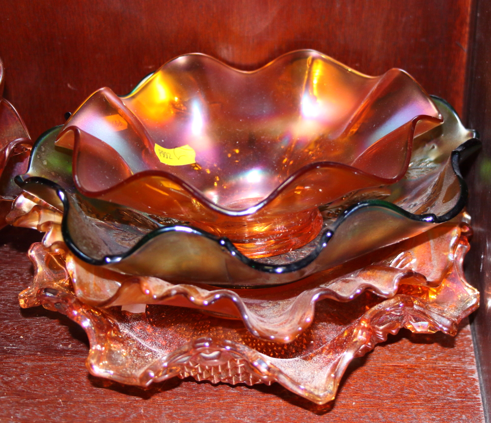 A collection of carnival glass dishes, including a blue/green dish decorated leaves and berries - Image 2 of 5