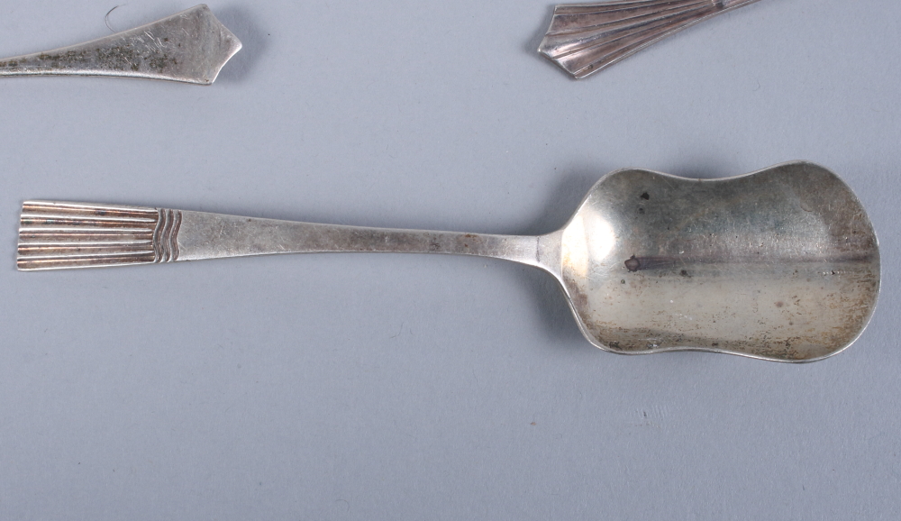 Two sets of four silver teaspoons, each with shell formed bowls, and a silver sugar scoop, 3.8oz - Image 5 of 6