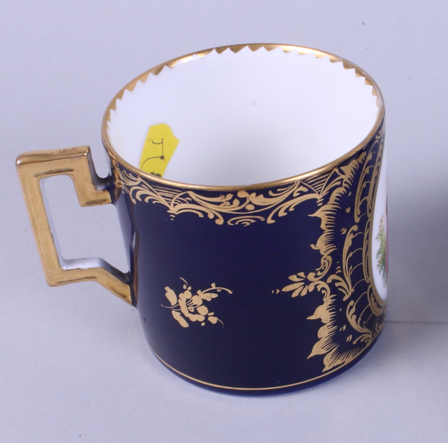 Two Vienna porcelain coffee cans and saucers decorated figures on a blue ground with gilt - Image 9 of 18