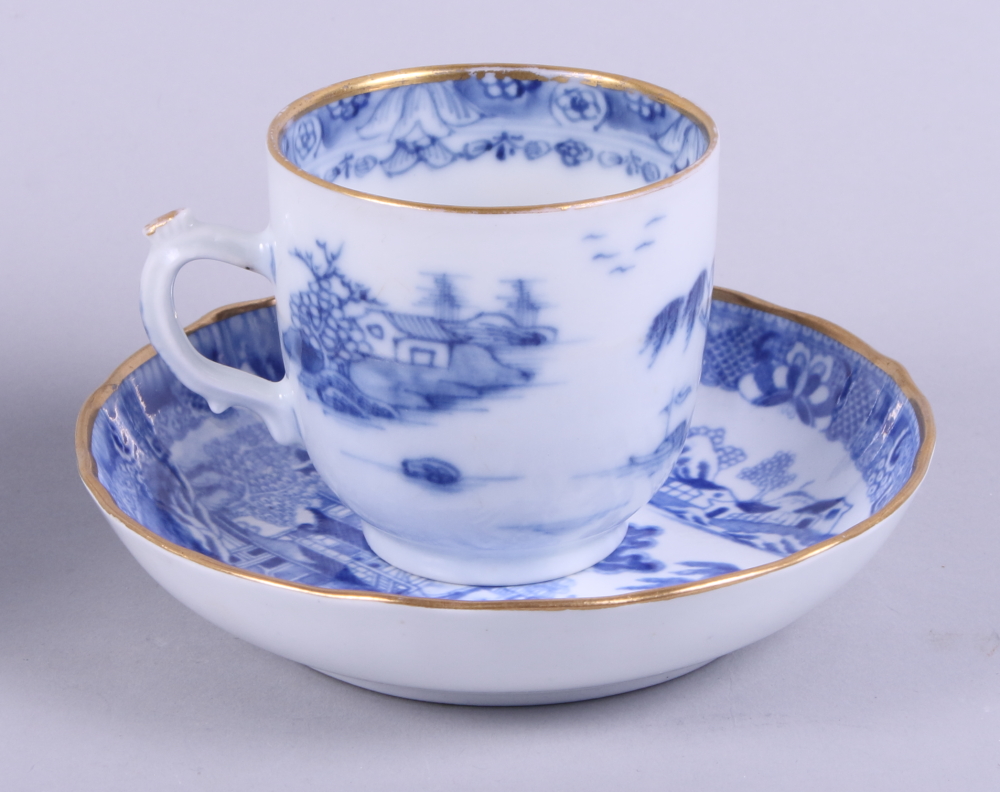 A 19th century Chinese porcelain teapot decorated floral sprays (hairline cracks), a 19th century - Image 3 of 16