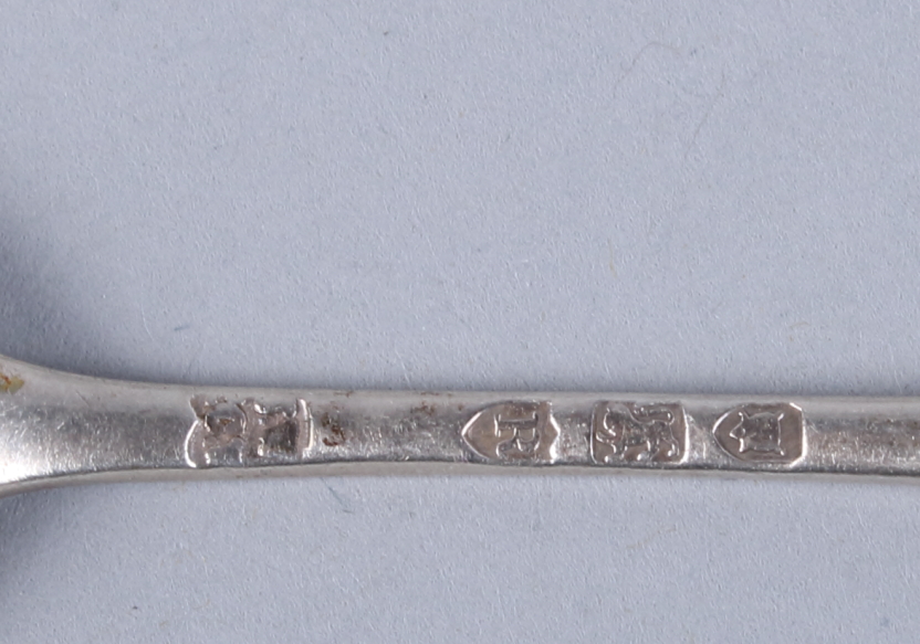 Two sets of four silver teaspoons, each with shell formed bowls, and a silver sugar scoop, 3.8oz - Image 3 of 6