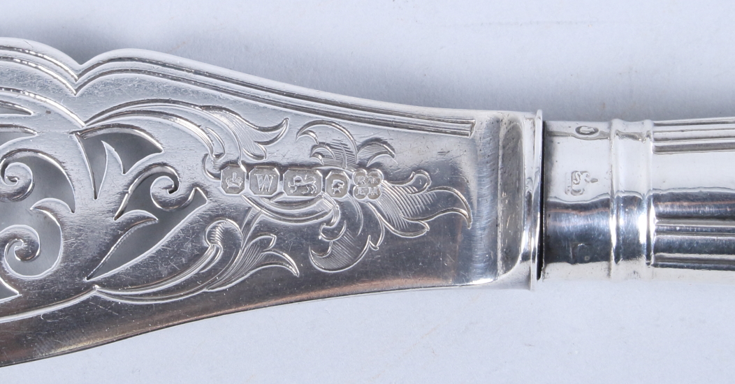 A pair of Victorian silver fish servers with pierced and engraved decoration - Image 3 of 4