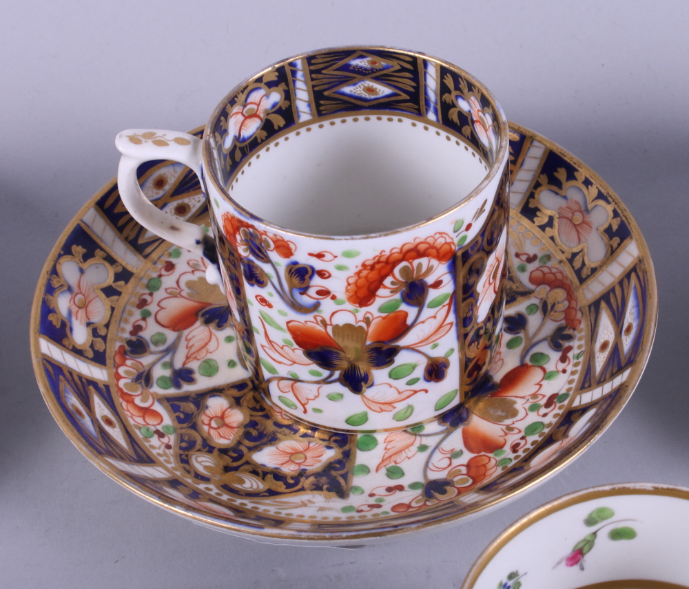 A collection of 18th and 19th century Derby porcelain cabinet cups and saucers, various - Image 8 of 15