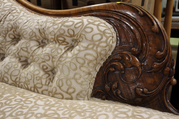 A mid Victorian carved walnut showframe chaise longue with serpentine seat rail, on cabriole - Image 3 of 3