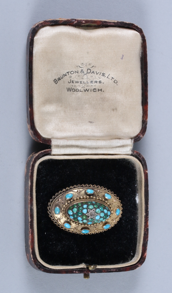 An early Victorian yellow metal Etruscan design oval brooch set with single diamond and turquoise - Image 4 of 4