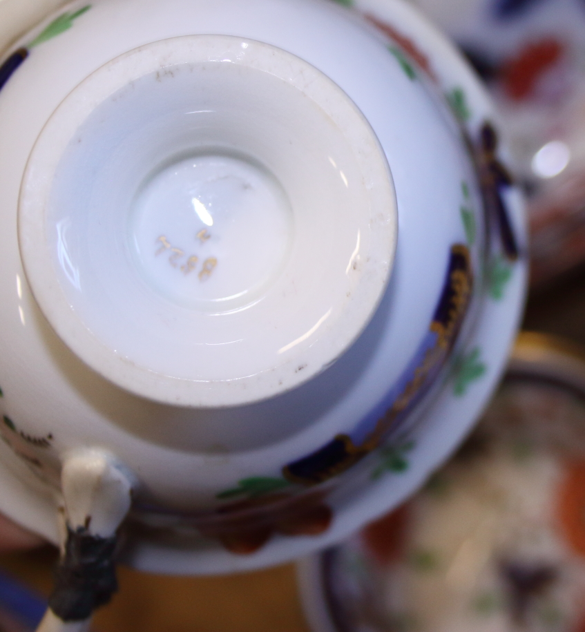 A Royal Crown Derby Imari pattern serving dish, assorted Derby and other Imari pattern tea and - Image 9 of 20