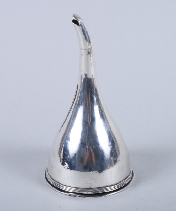 A George III silver wine funnel with reeded circular decoration, initial, 4.2oz troy approx