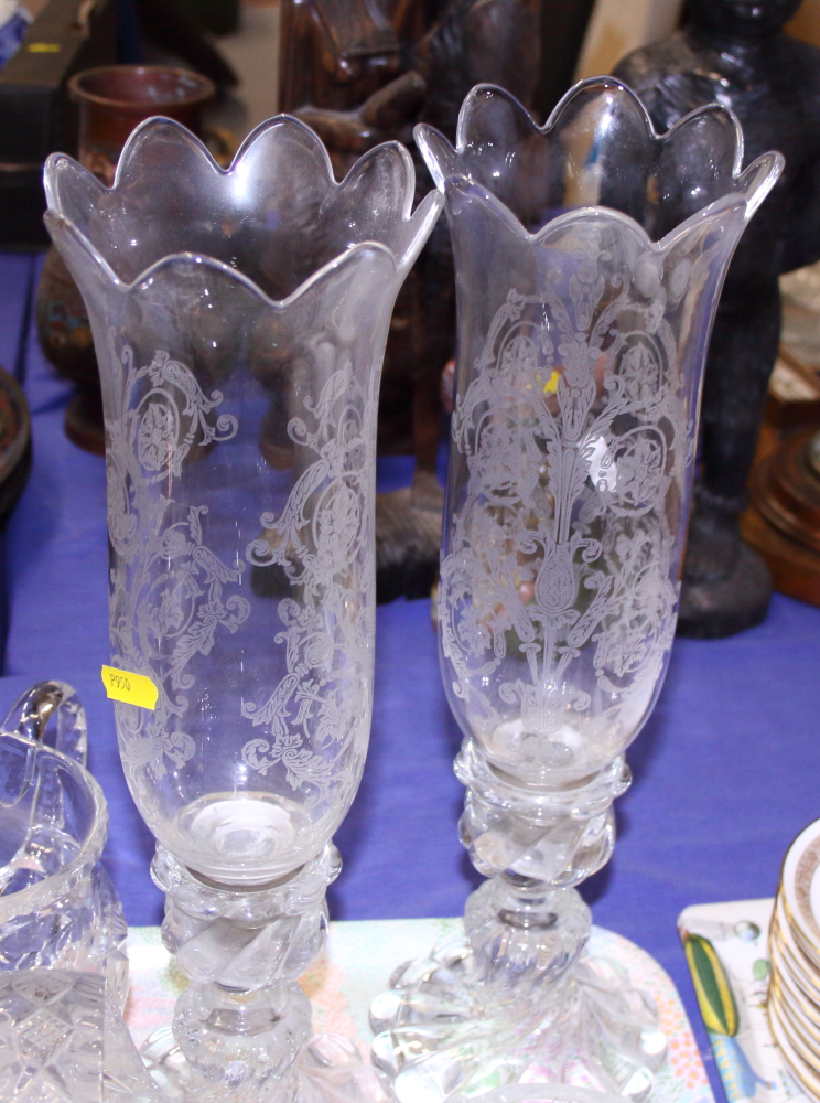 A pair of etched glass storm lanterns, a cut glass bowl, a cut glass basket and other glass - Image 3 of 3