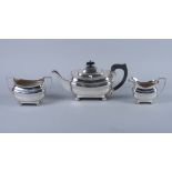 A George V silver three-piece teaset, 35.4oz troy approx