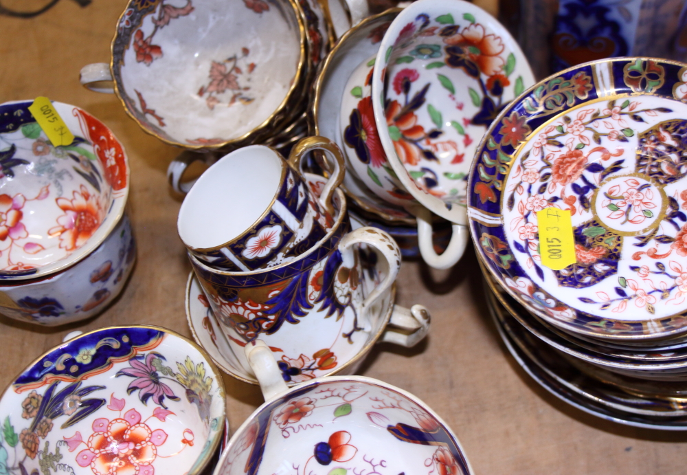 A Royal Crown Derby Imari pattern serving dish, assorted Derby and other Imari pattern tea and - Image 6 of 20